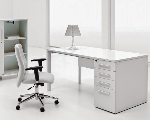 14-White-laquer-finish-desk-600x483(2).jpeg